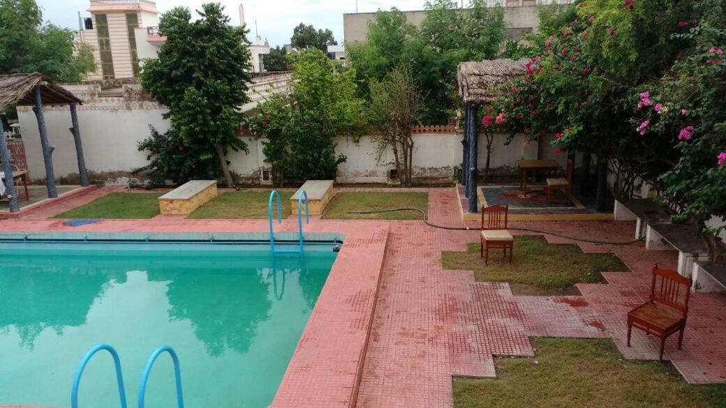 Hotel Jamuna Resort Jhunjhunu Zewnętrze zdjęcie